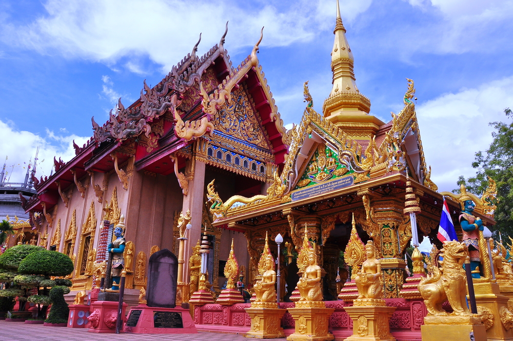 Таиланд время года. Черный храм Таиланд. Время в Тайланде. Thailand Post. Time in Thailand.